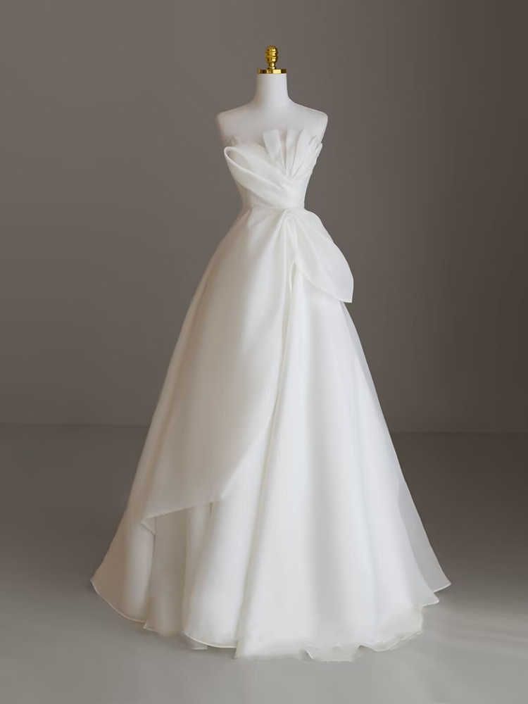 ウエディングドレス