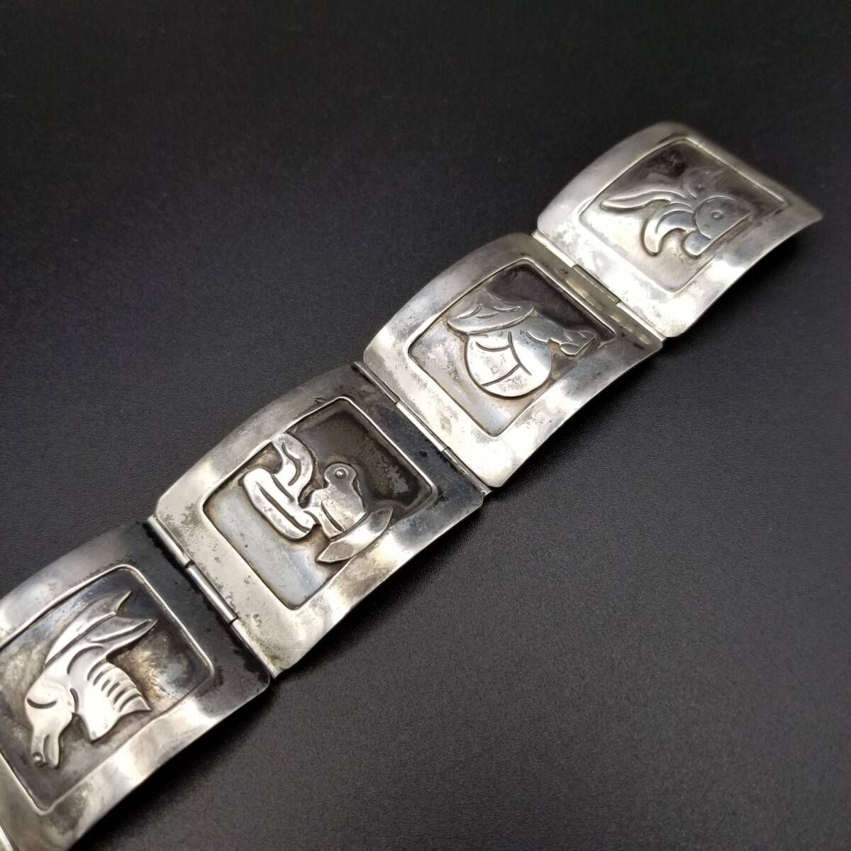 アンティーク　メキシコの銀925刻印のソルト＆ペッパーです　模様の透かし彫り アンティーク メキシコの銀925刻印のソルト＆ペッパーです 模様の