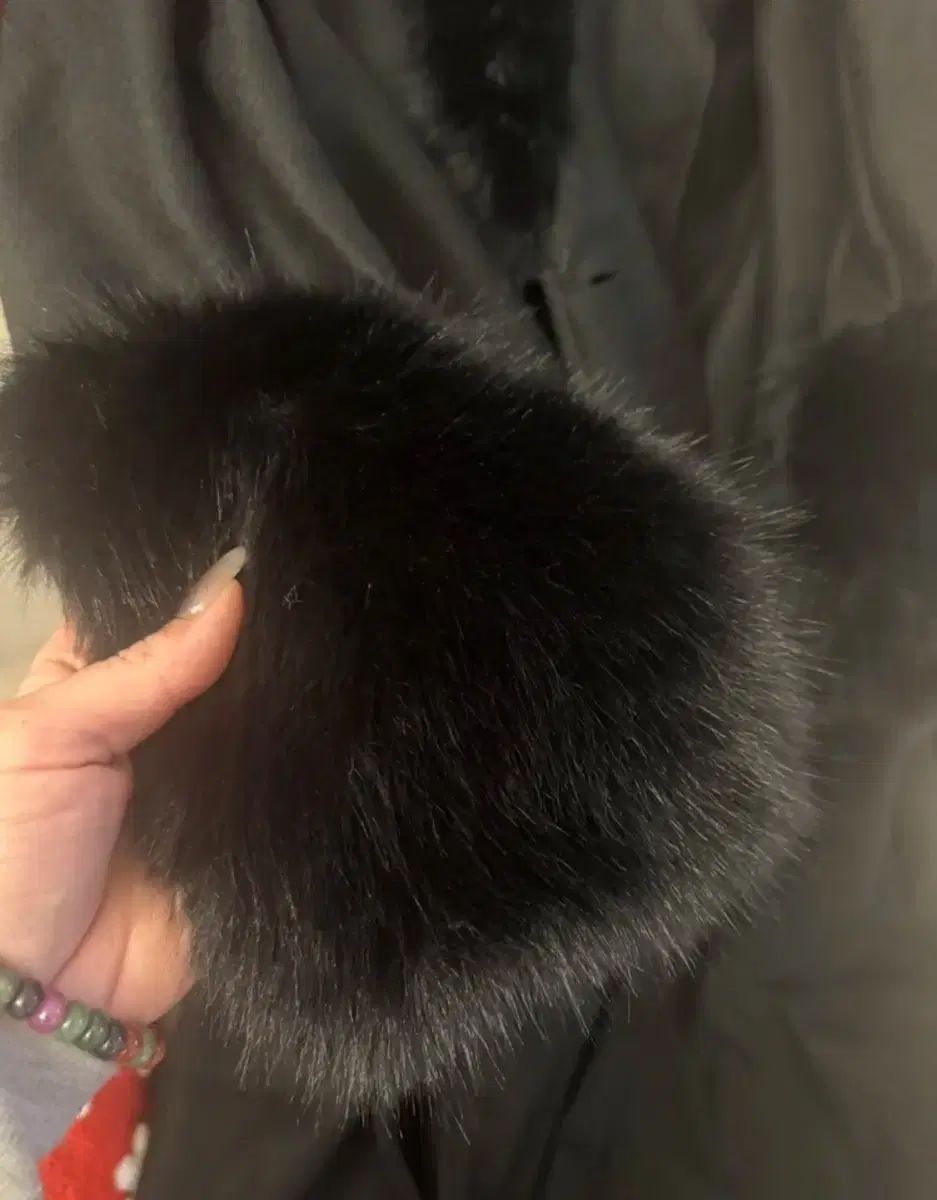 ブラックファーKARA