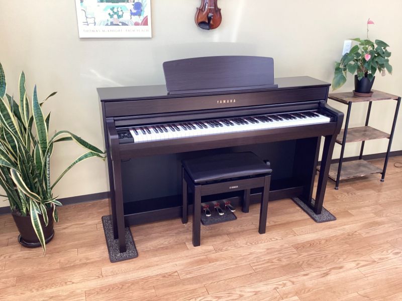 メンテナンス＆クリーニング済み ヤマハ CLP 745 R ニューダークローズウッド調 製 電子ピアノ 88鍵盤 木製鍵盤 YAMAHA Clavinova クラビノーバ 千葉 東京 神奈川 埼玉 愛知 電 の配送設置込