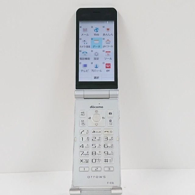  arrows ケータイ F-03L ドコモ シルバー 送料無料 本体 c16027 携帯電話本体