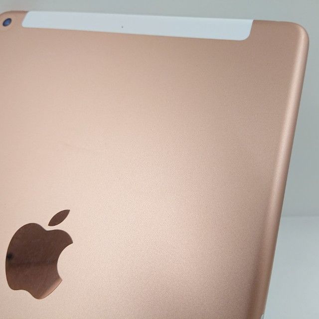 美品★iPad 第7世代 32GB Wi-Fi Cellularドコモ ムスビー｜SIMフリー iPad(第7世代) Wi-Fi + Cellular 32GB 電池87