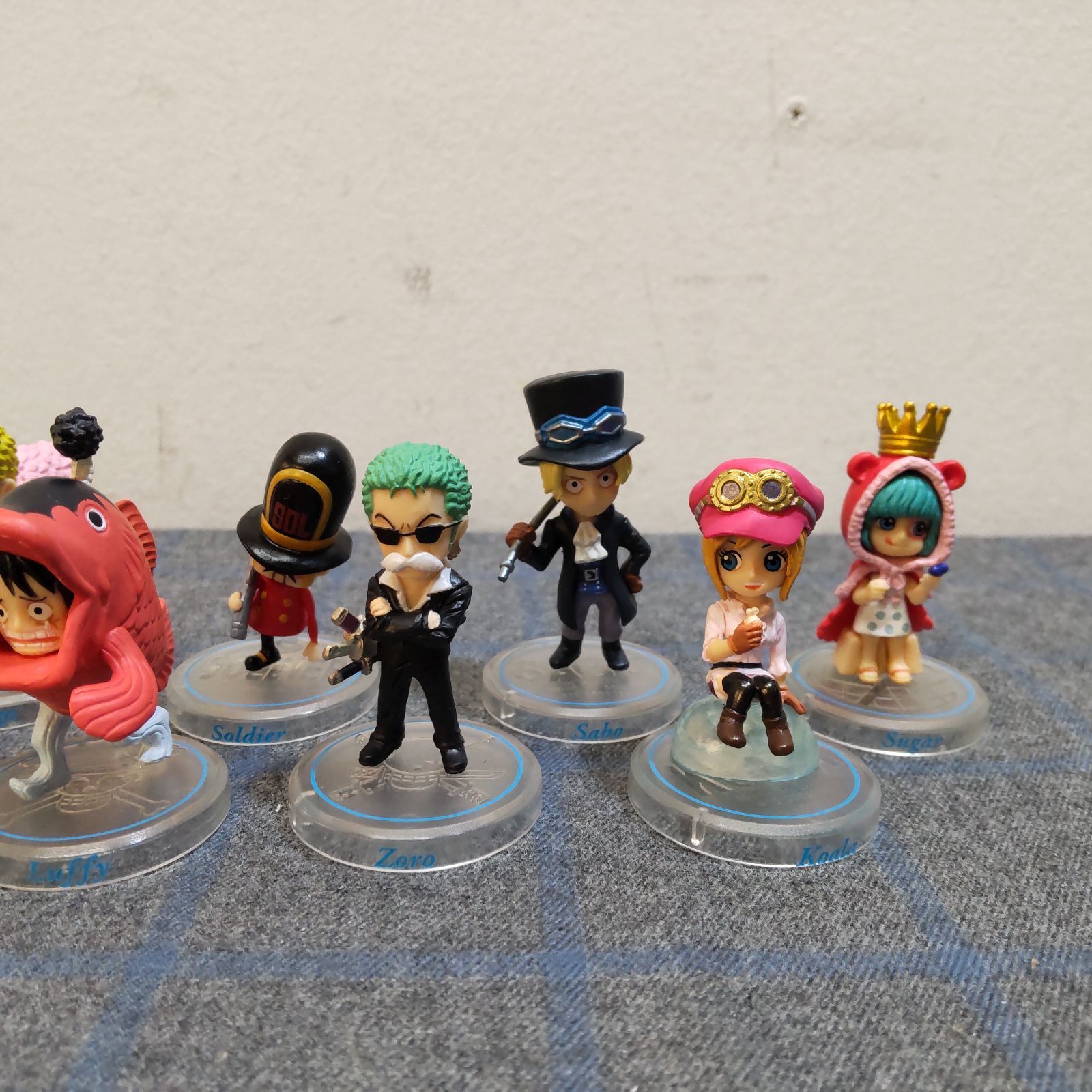 BANDAI バンダイ ワンピースコレクション ドレスローザの秘密