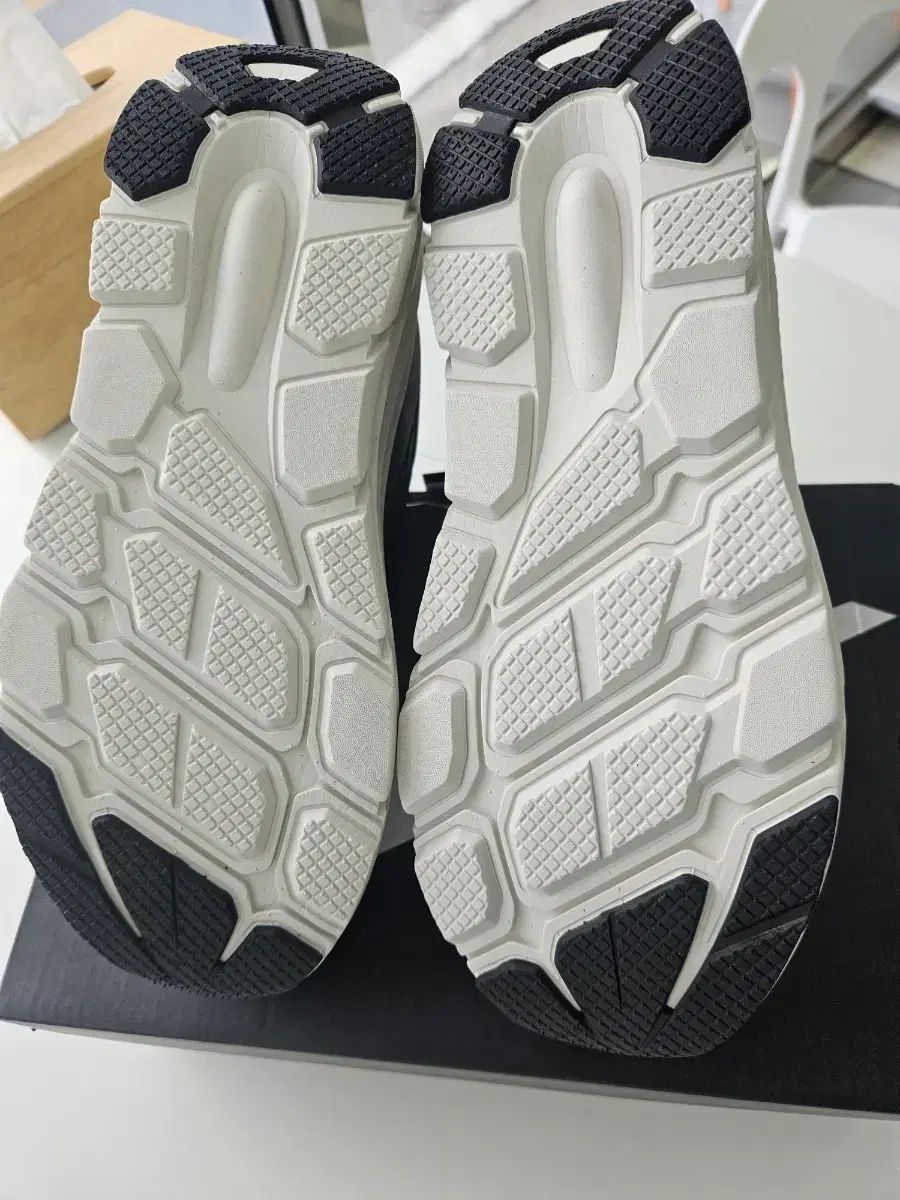 スニーカーです