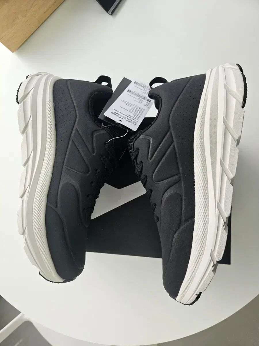 スニーカーです