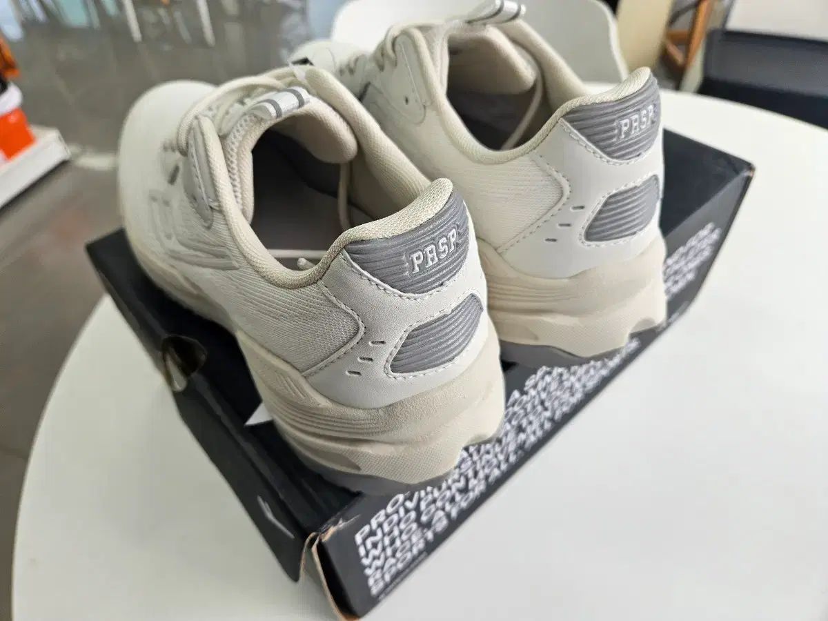 スニーカー - プロスペックス 255