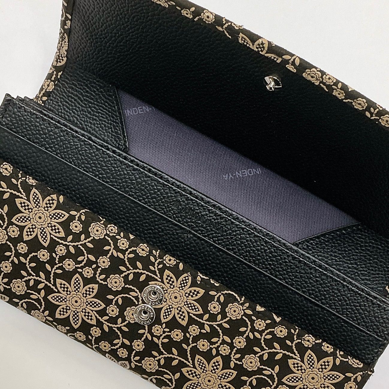新品未使用品 甲州印伝 札入れ【クレマチス 黒×白漆】長財布 印傳屋 母 