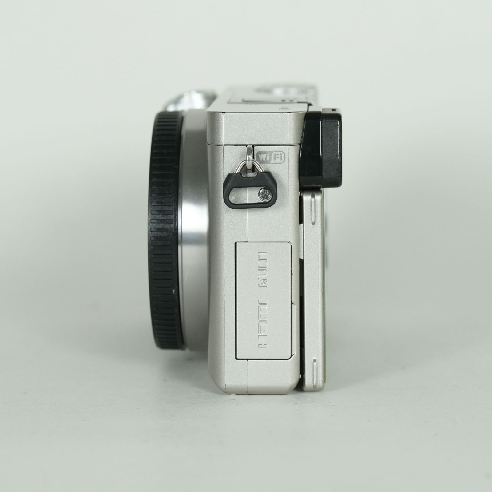 良品 | シャッター数19,080回｜バッテリー2個付] SONY α6000（ILCE