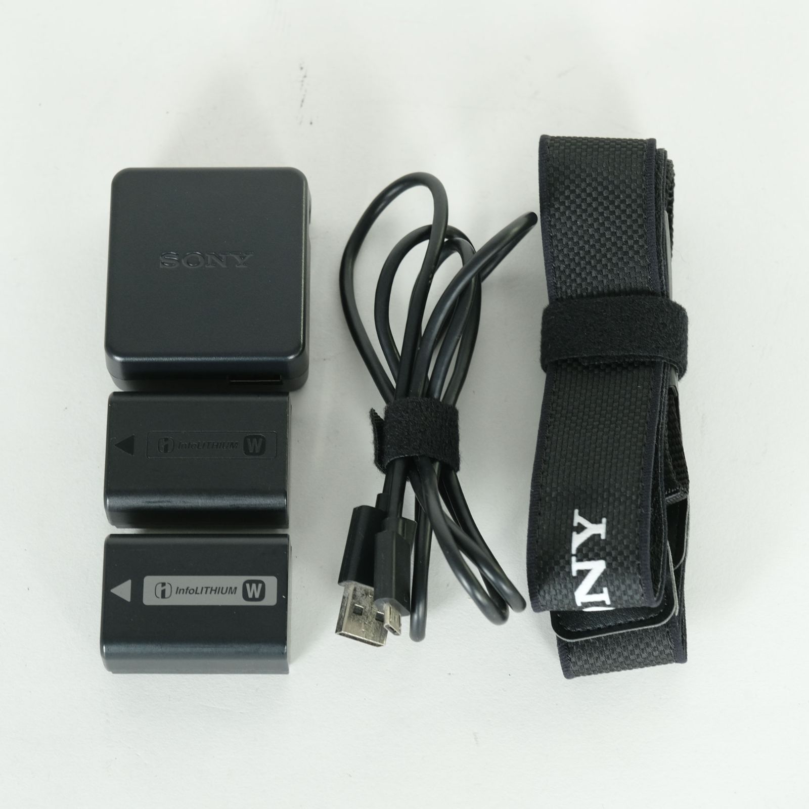 SONY α6000 ミラーレスカメラ　シャッター10,056回　バッテリー3個 良品 | シャッター数6,560回｜バッテリー3個付] SONY α6000（ILCE-6000