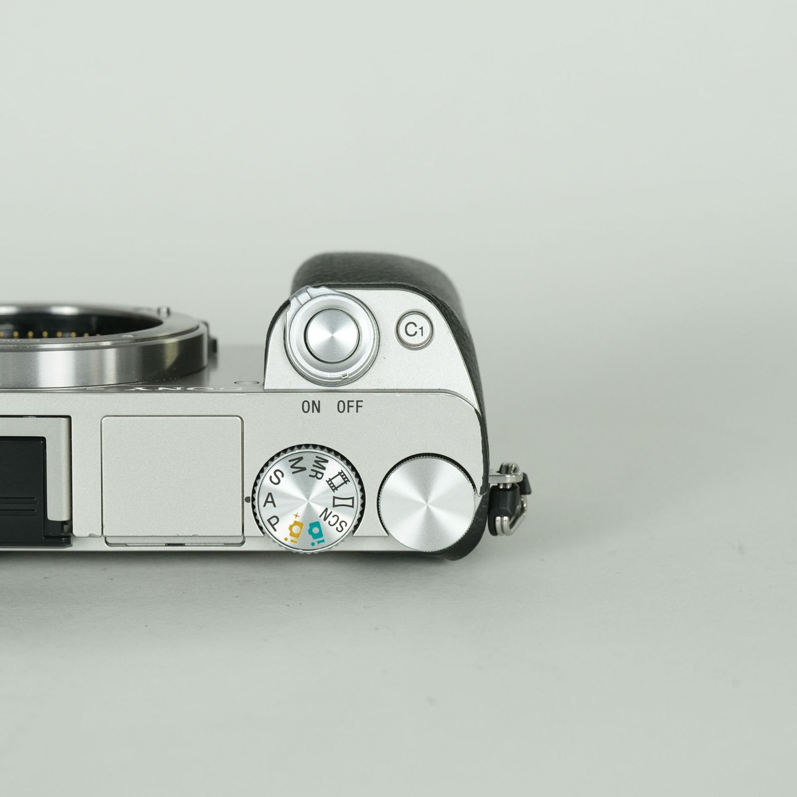 SONY α6000 ミラーレスカメラ　シャッター10,056回　バッテリー3個 良品 | シャッター数6,560回｜バッテリー3個付] SONY α6000（ILCE-6000