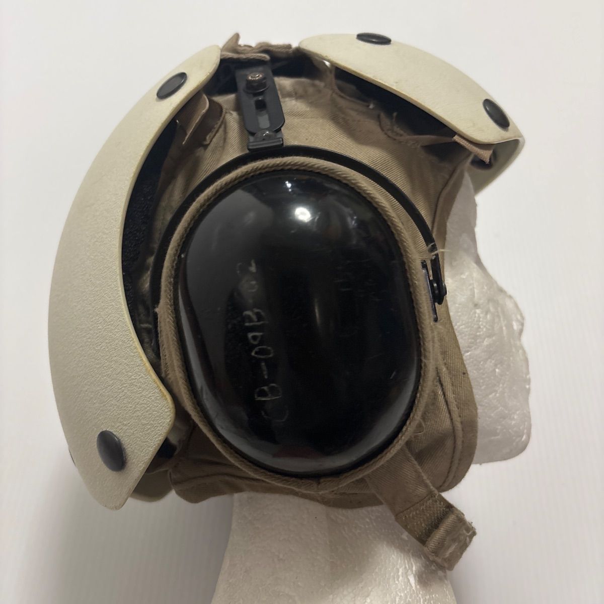 米軍　実物　FLIGHT DECK CREWMAN'S HELMETS ④ 米軍 実物 FLIGHT DECK CREWMAN'S HELMETS 送料無料 A74 - メルカリ