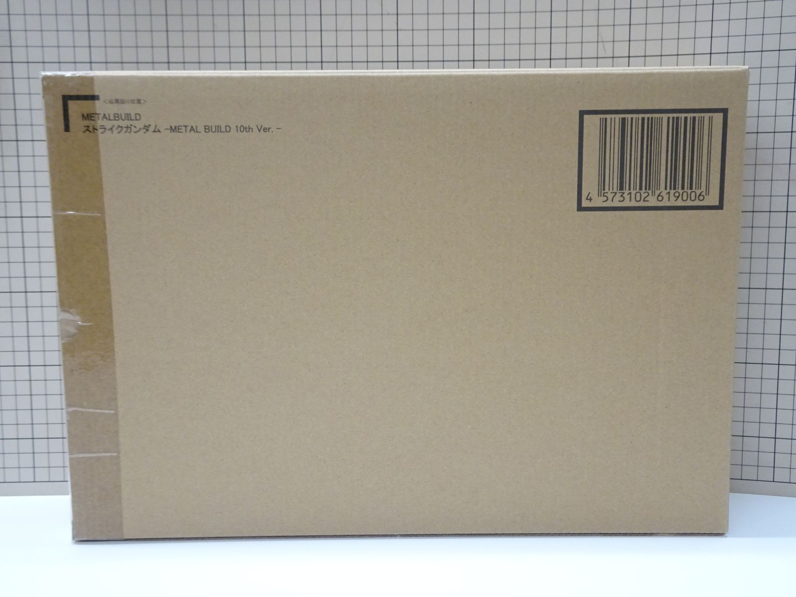 バンダイ METAL BUILD ストライクガンダム 10 th Ver 輸送箱