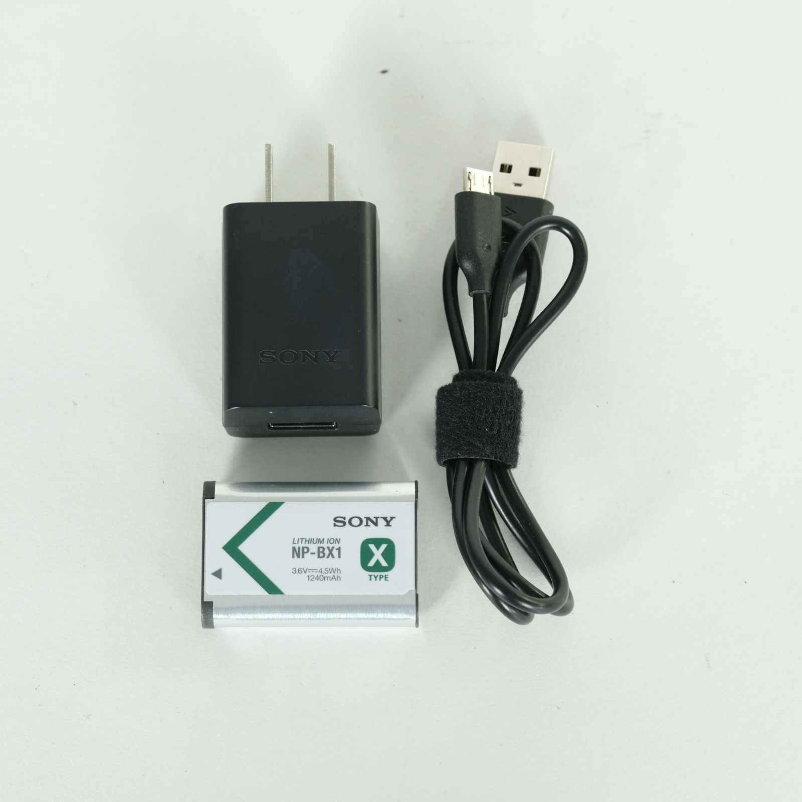 コンパクトデジタルカメラ