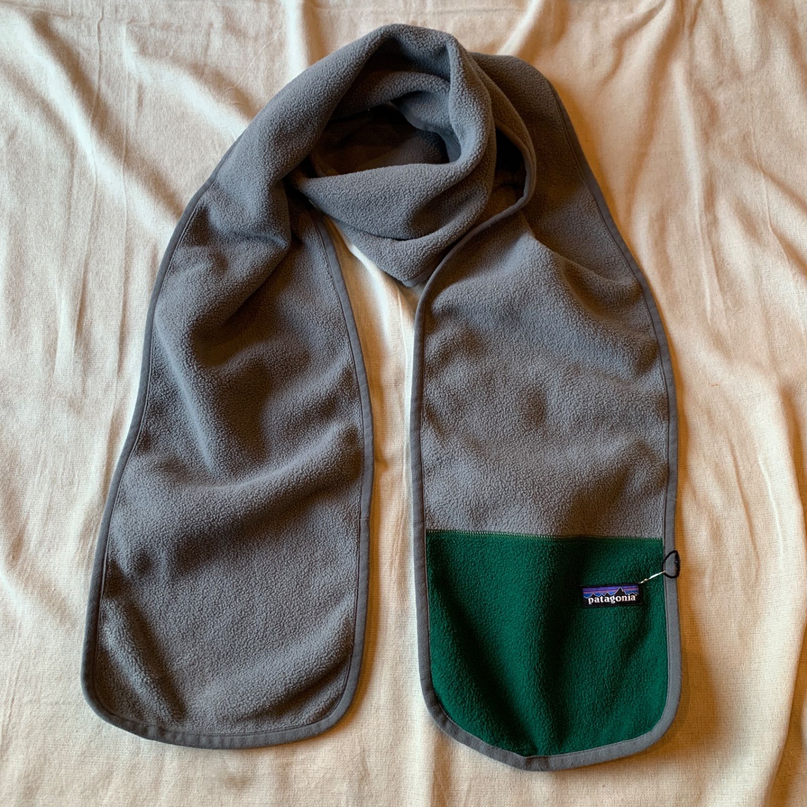 パタゴニア patagonia フリース　マフラー　フリースマフラー Patagonia フリースマフラー グレー グリーン パタゴニア - メルカリ