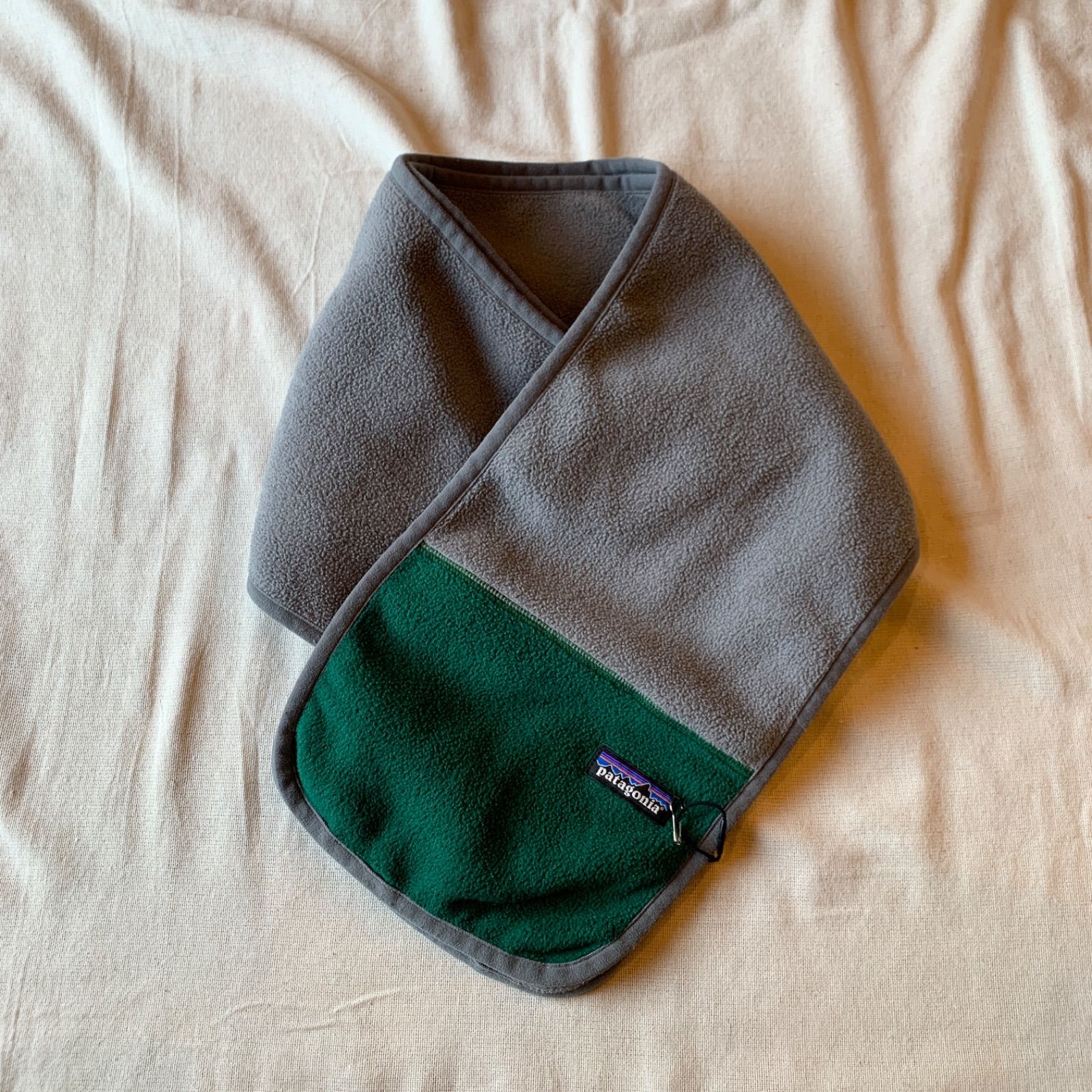 Patagonia フリースマフラー グレー グリーン パタゴニア - メルカリ
