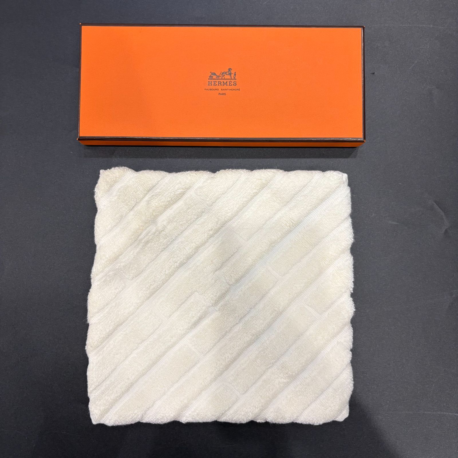 エルメス タオル 白 B25121546 - メルカリ
