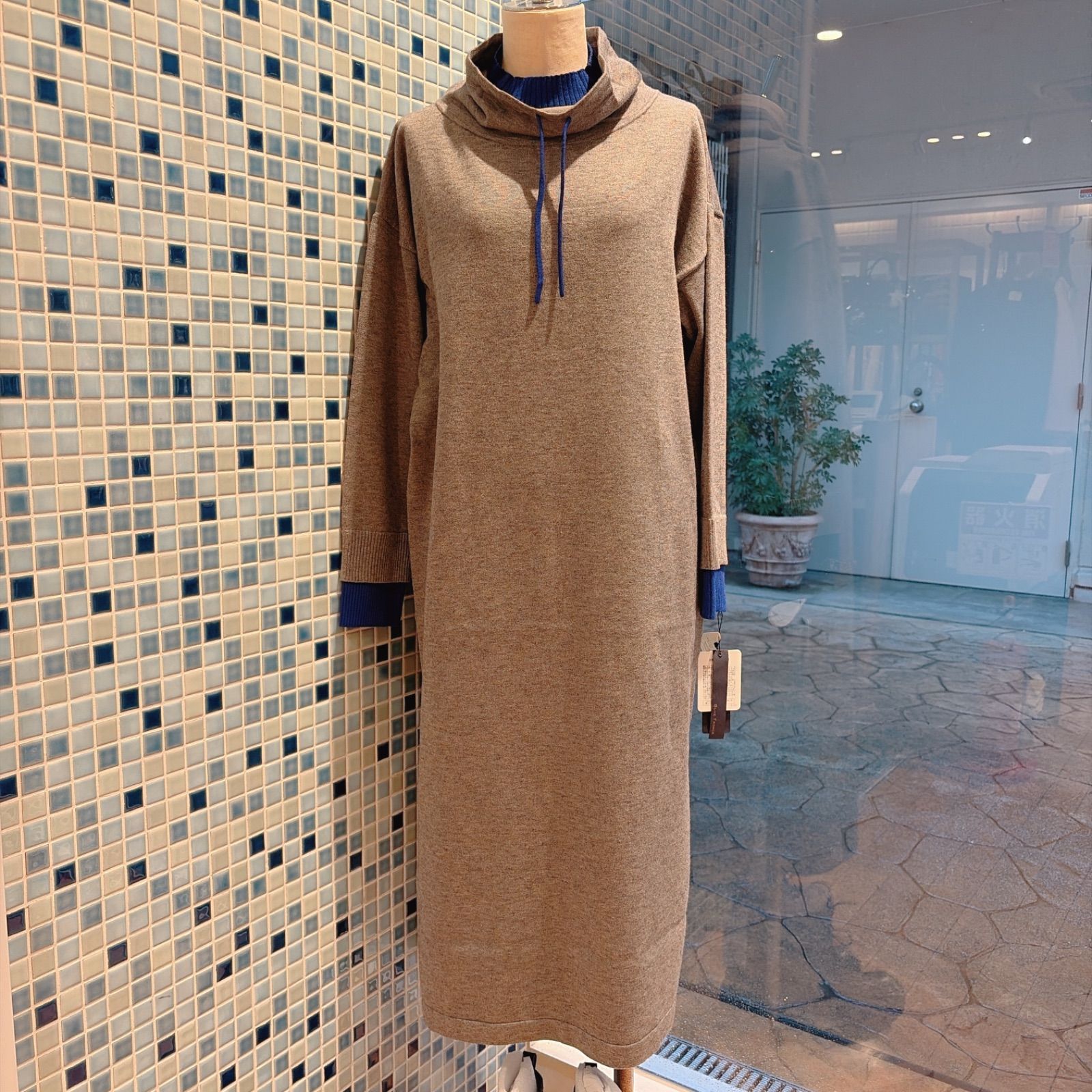 30 off robe ワンピース 大人 シンプル ハイネック きれいめカジュアルな