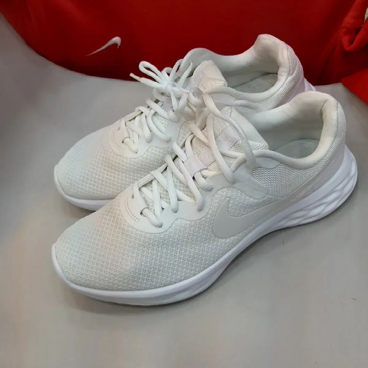 【豊富な，お得】 ナイキ Revolution RUN 280mm シューズ(男性用)