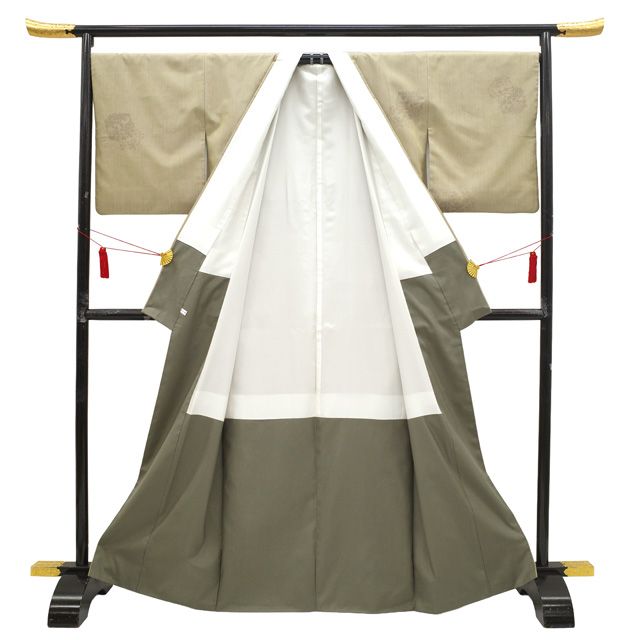  結城紬 着物 リサイクル 奥順 おく玉 正絹 袷 100亀甲 桑染色 丸文 カジュアル 春 秋 冬 上 紬 薄茶ベージュ 百亀甲 仕立て上がり 身丈168 裄丈68.5 Ｌサイズ みやがわ sb 16785 紬 着物