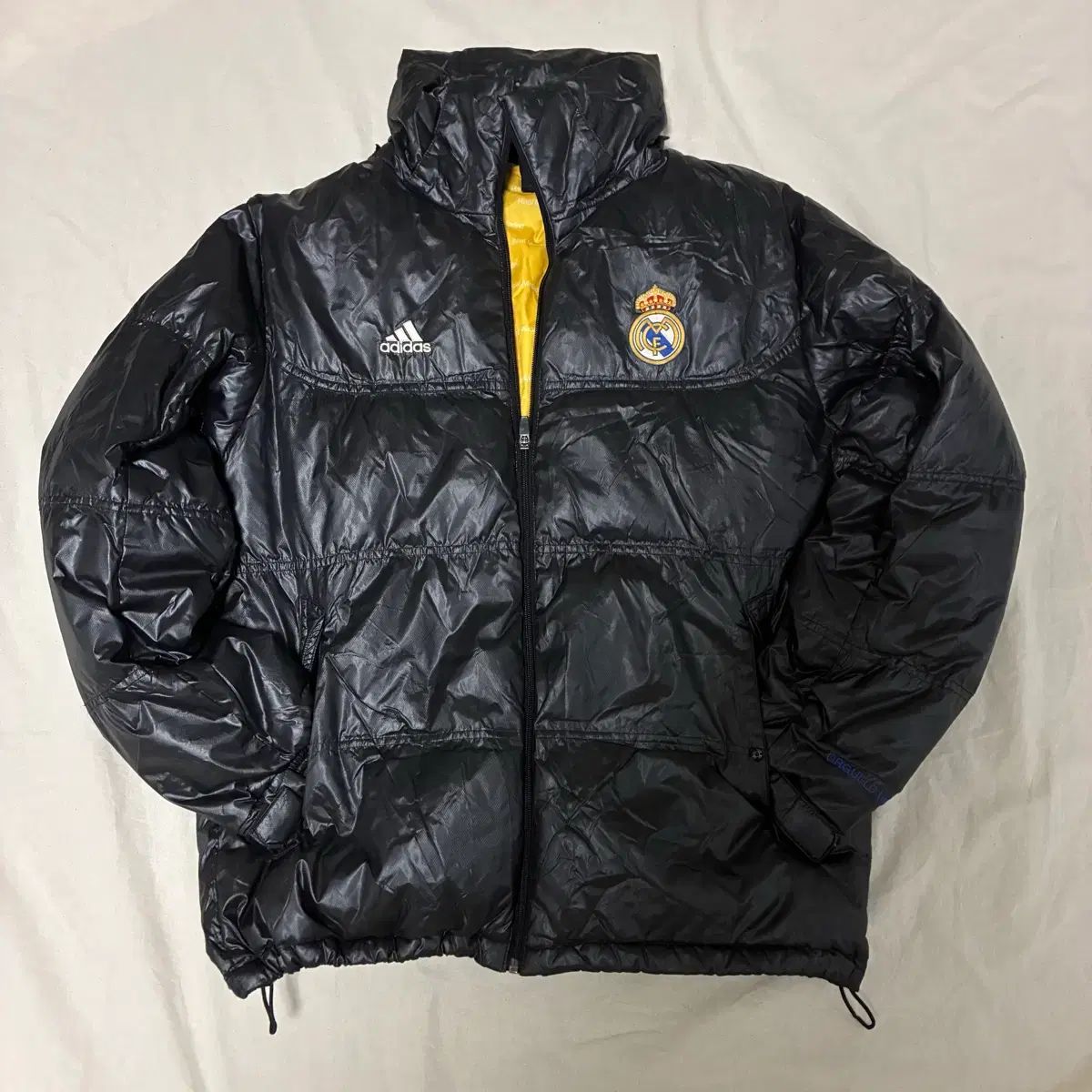 アディダス レアルマドリード ダウン ブラック - メルカリ