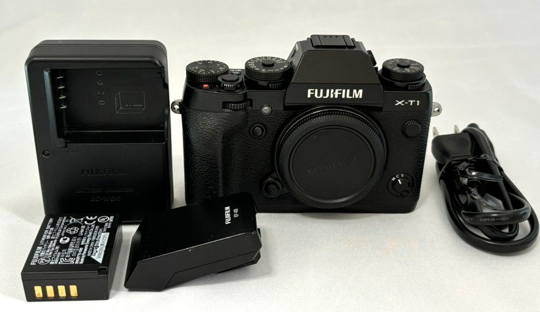 Fujifilm X T 1 XT ブラック ボディ ミラーレスカメラ ミラーレス一眼