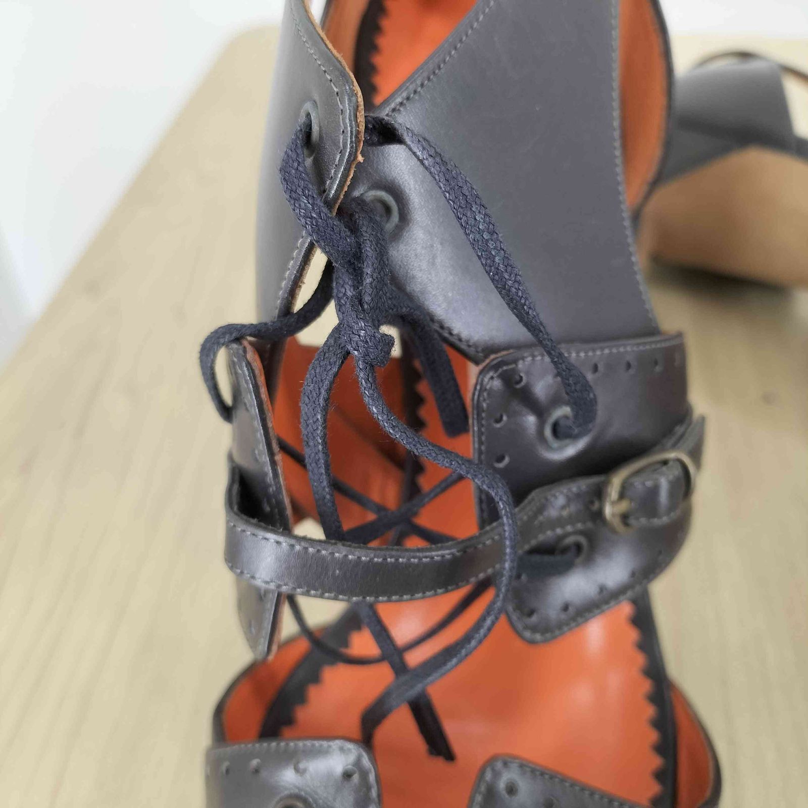 マノロブラニク MANOLO BLAHNIK レザーミュールヒールパンプス