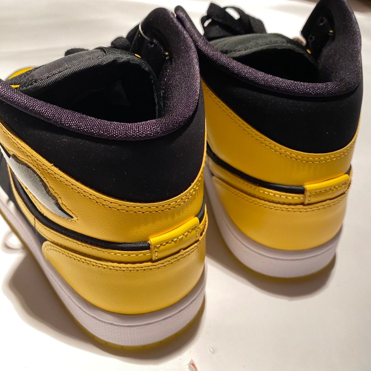 NIKE AIR JORDAN 1 MID SE エア ジョーダン 1 MID SE BLACK/VARSITY 