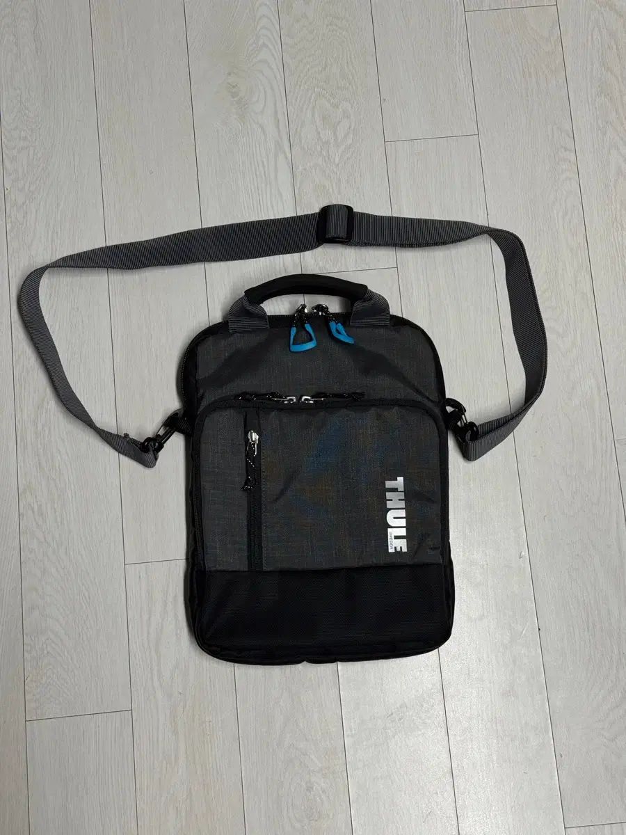 ツーレ Thule ストラバン タブレット バッグ