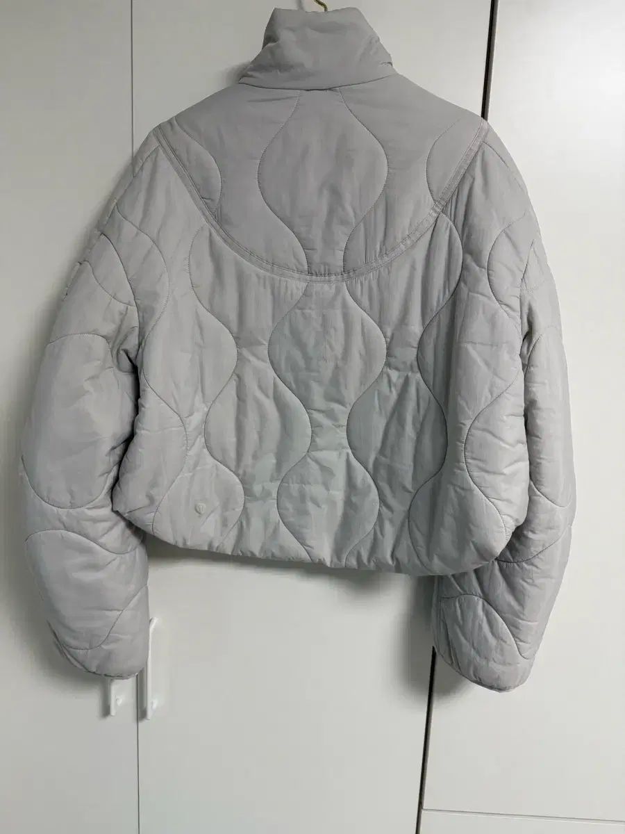 ルルレモン キルト ライト インサレーション ジャケット