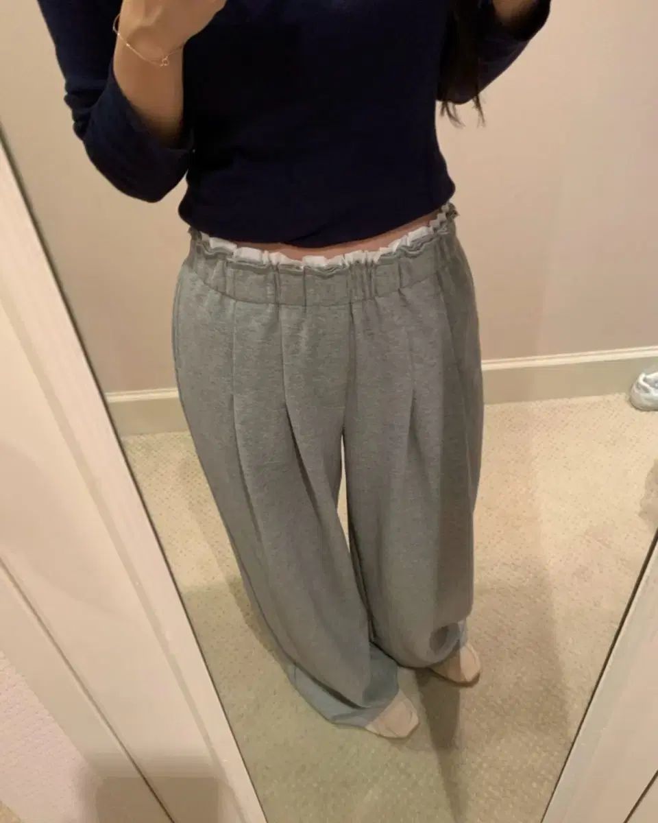 ベルニ トリミング パンツ グレー ショート