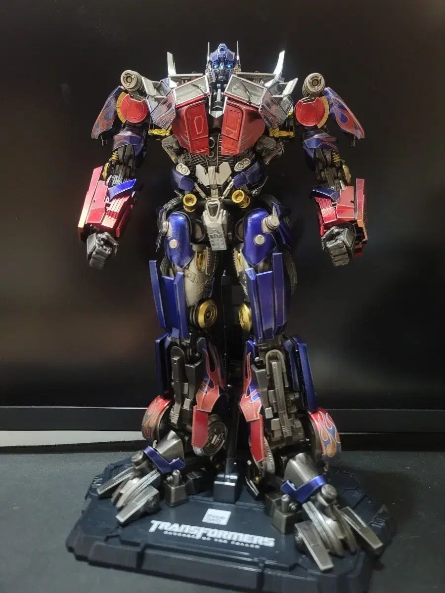 threezero DLX トランスフォーマー オプティマスプライム フィギュア