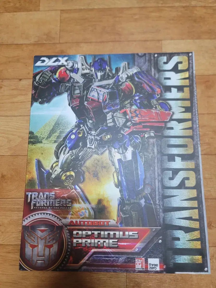 threezero DLX トランスフォーマー オプティマスプライム フィギュア