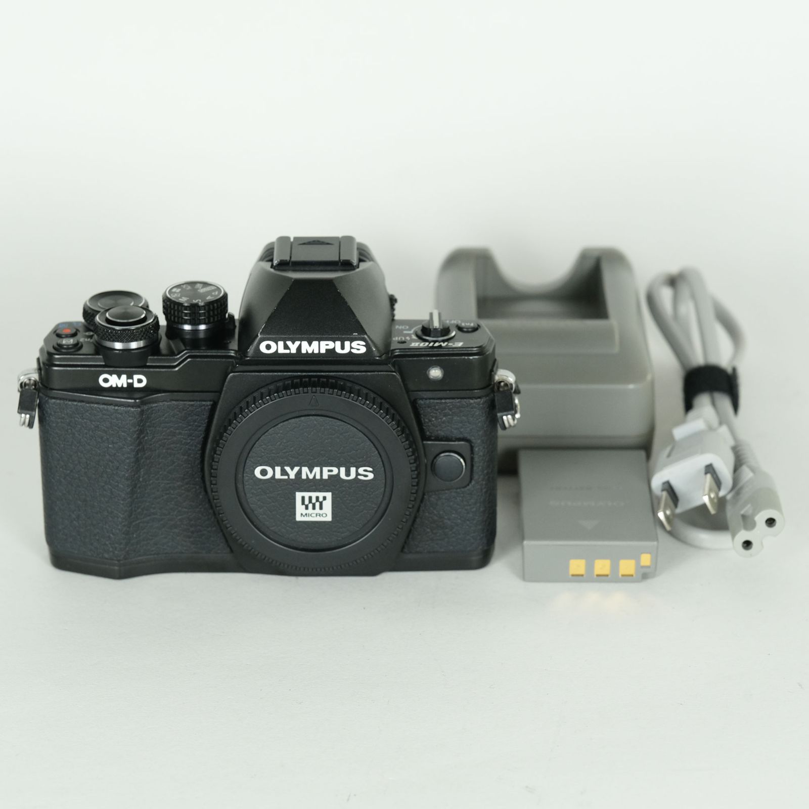 美品 | シャッター数2,600回] OLYMPUS OM-D E-M10 Mark II [ボディ