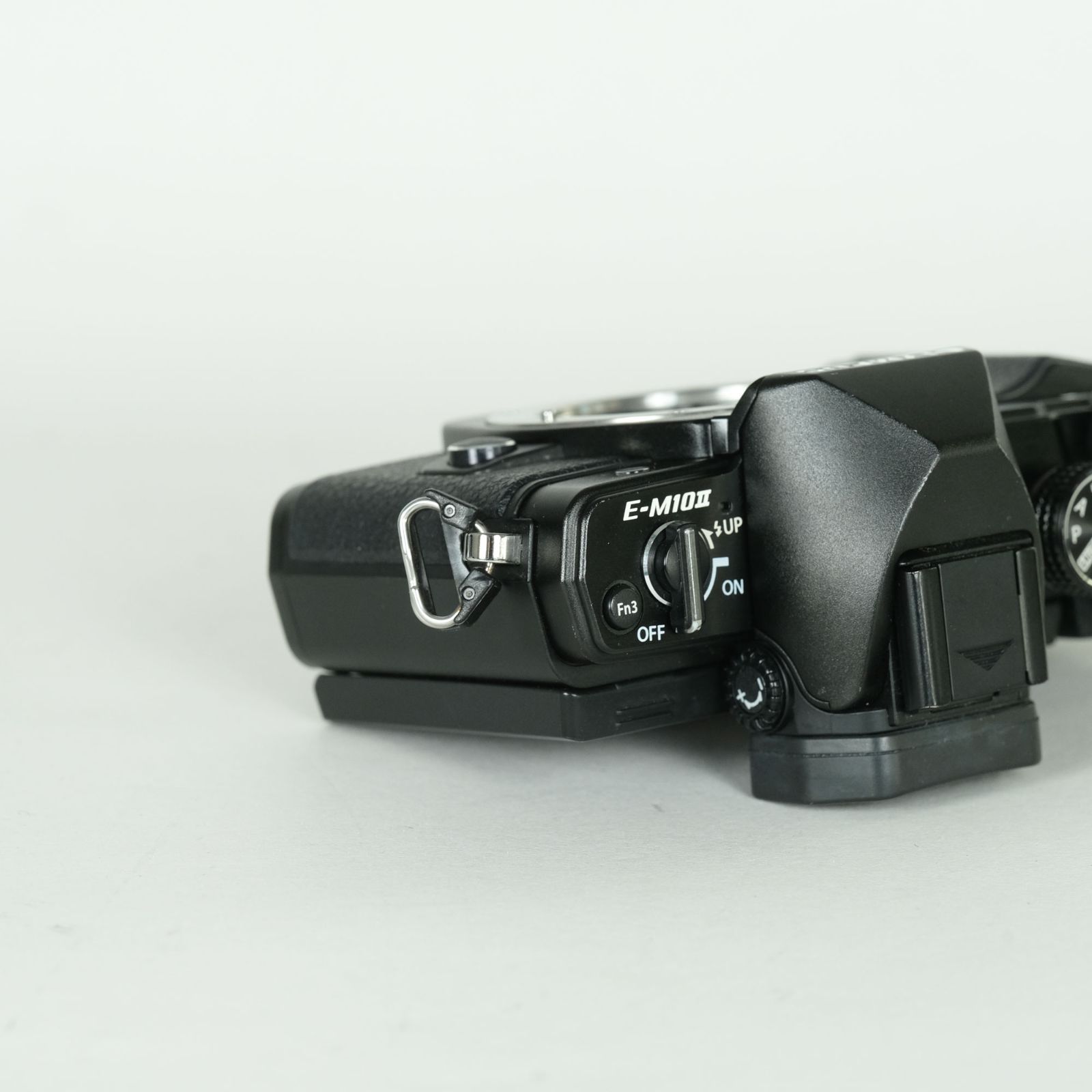 美品 | シャッター数2,600回] OLYMPUS OM-D E-M10 Mark II [ボディ