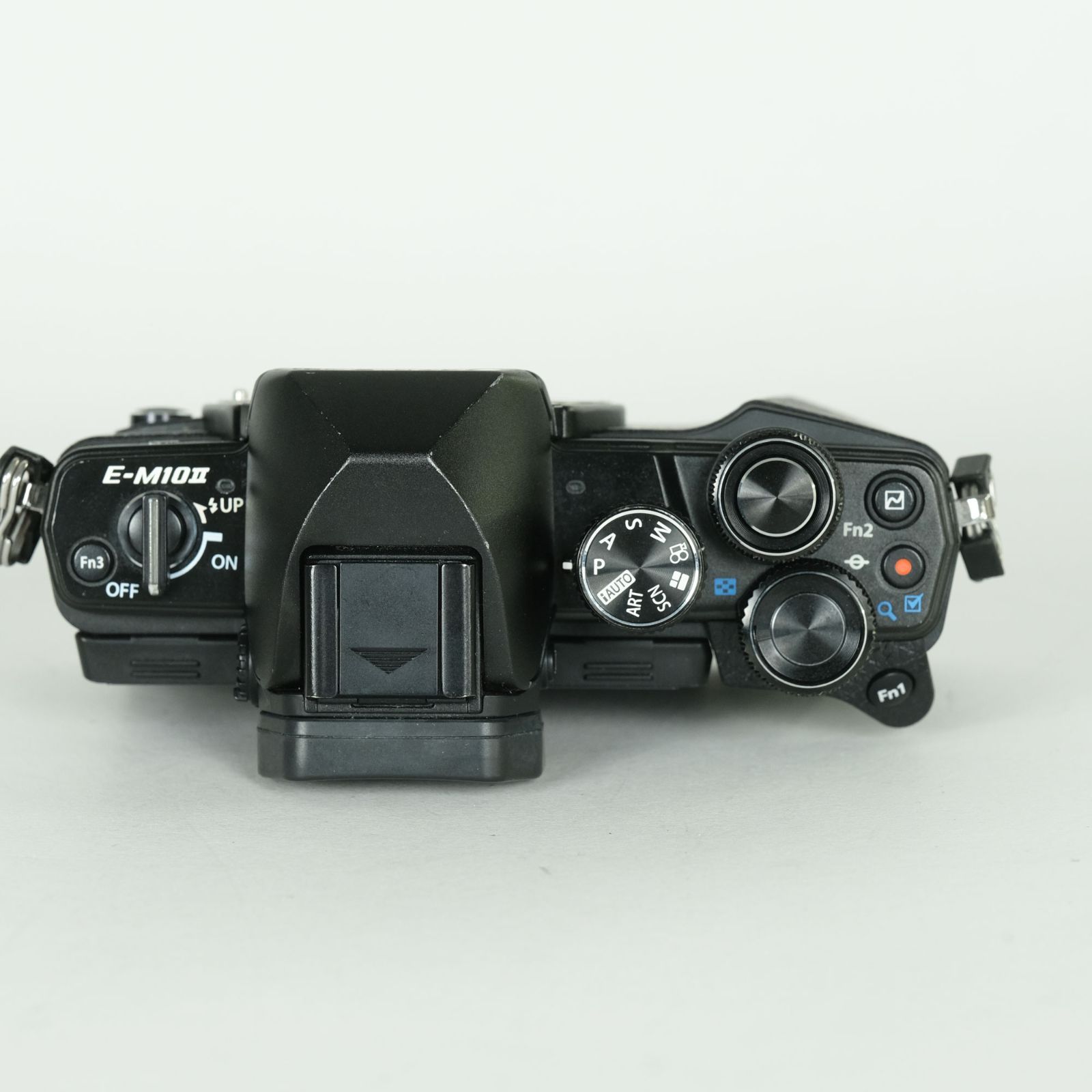 美品 | シャッター数2,600回] OLYMPUS OM-D E-M10 Mark II [ボディ