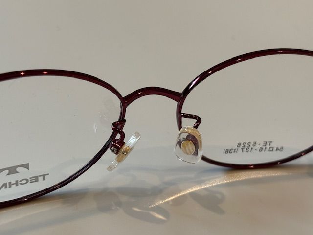 店頭引き上げ品 TECHNOS テクノス メガネフレーム です メガネ アイウェア ラウンド チタン チタニウム フレーム めがね 眼鏡 おしゃれ 大人 軽い 赤 レッド 軽量
