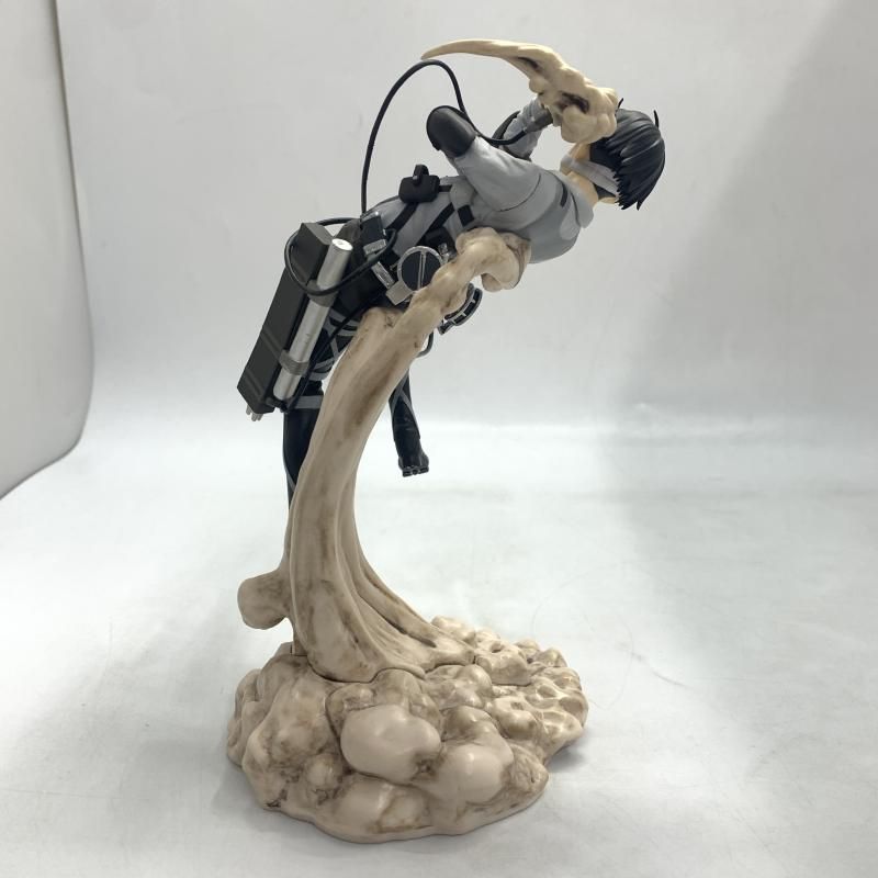 中古】一番くじ B賞 リヴァイ フィギュア 俺達が夢見た世界 進撃の巨人