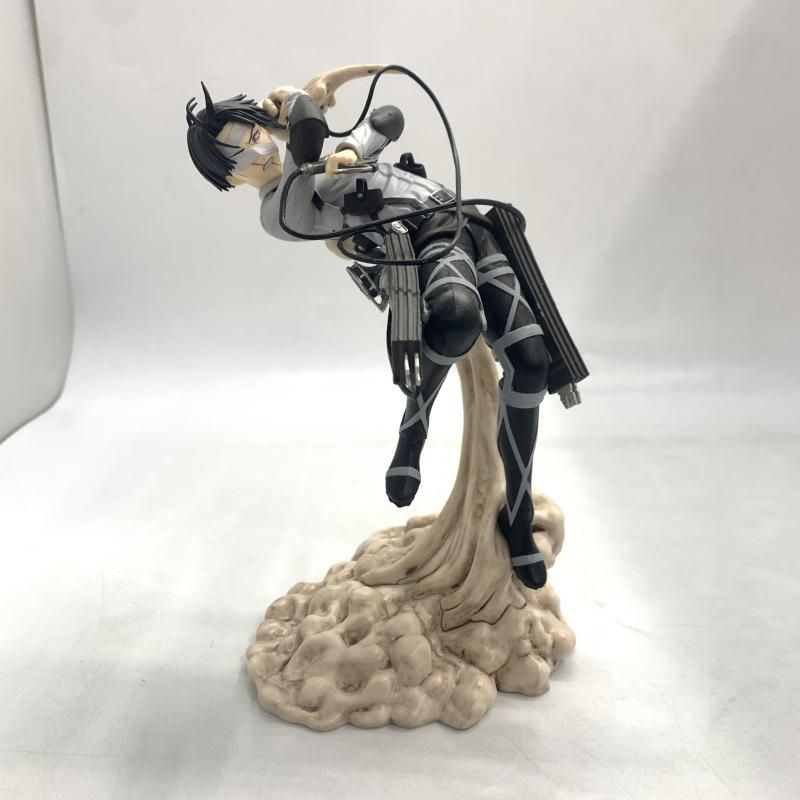 中古】一番くじ B賞 リヴァイ フィギュア 俺達が夢見た世界 進撃の巨人