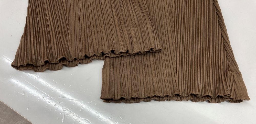  イッセイミヤケ ISSEY MIYAKE PLEATS PLEASE プリーツプリーズ プリーツパンツ ウエストゴム カジュアル BEIGE ブラウン BROWN 茶色 サイズ2 PP 51 JF 148 ボトムスその他 無地 ベージュ 104 LB 54 カジュアルパンツ パンツ