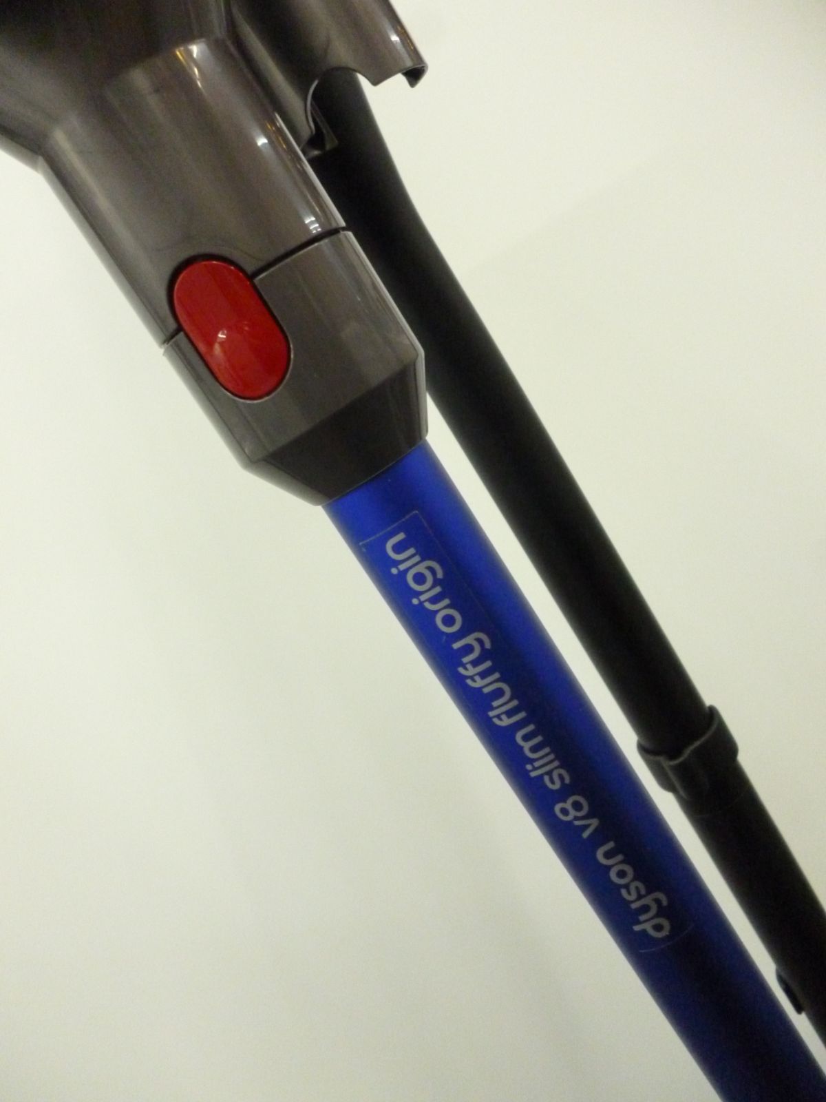 中古品 dyson ダイソン コードレススティッククリーナー V8 Slim