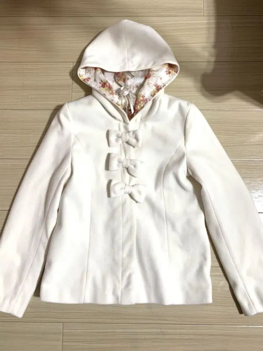 リズリサ 白 フラワー リボン ショートコート リズメロ 姫ギャル メゾ リズリサ 白 フラワー リボン ショートコート リズメロ 姫ギャル メゾ