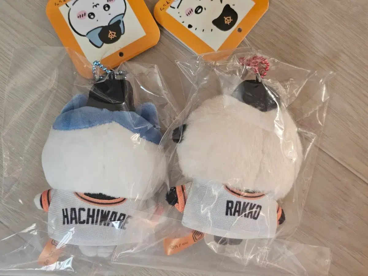 まとめ売り) ちいかわ 読売ジァイアンツ ハチワレ 注文 ラッコ 新品