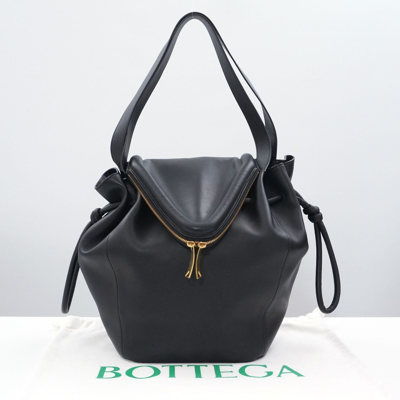 BOTTEGA VENETA カーフ ショルダーバッグ BLACK