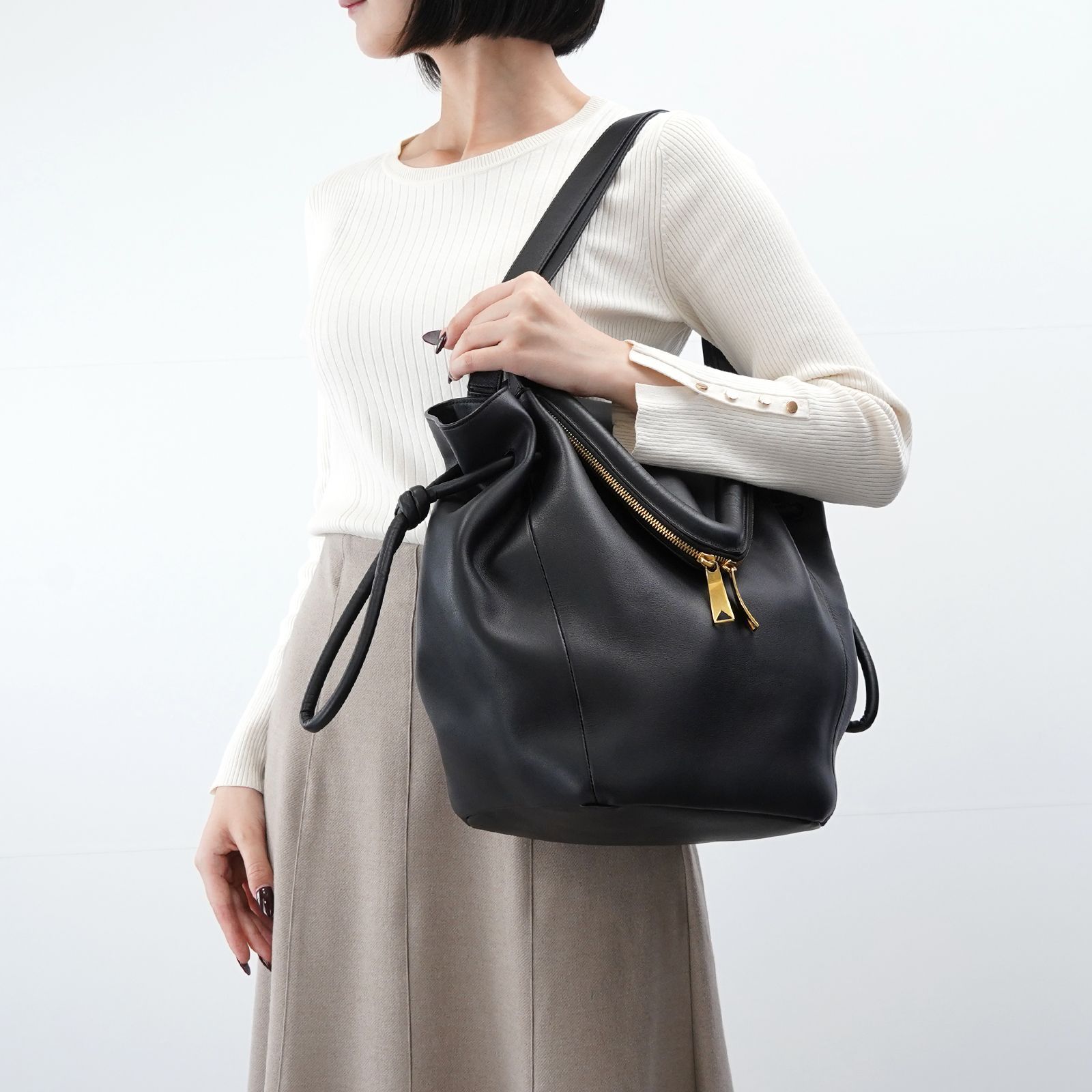 BOTTEGA VENETA カーフ ショルダーバッグ BLACK