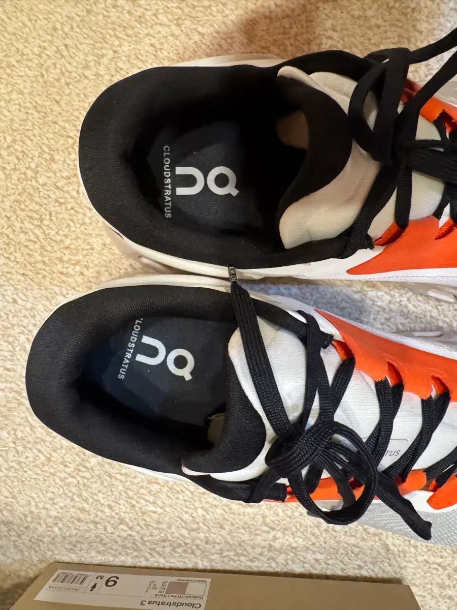 オンランニング クラウドストラウス3