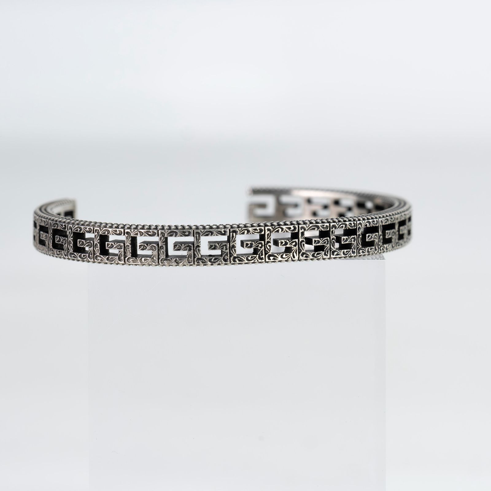 g ブレスレット