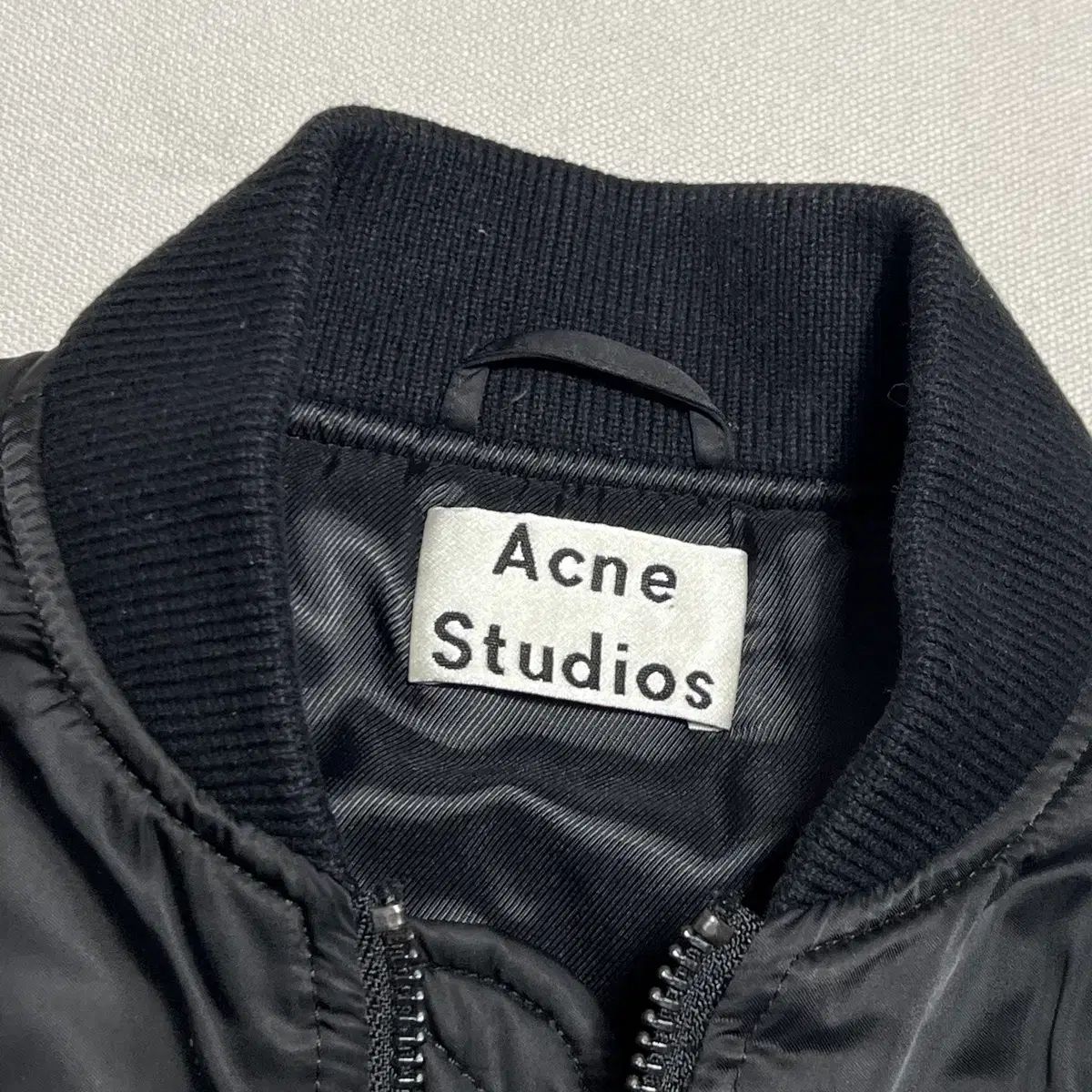 32 アクネストゥディオズ ブラック ナイロン ブルゾン ジャケット