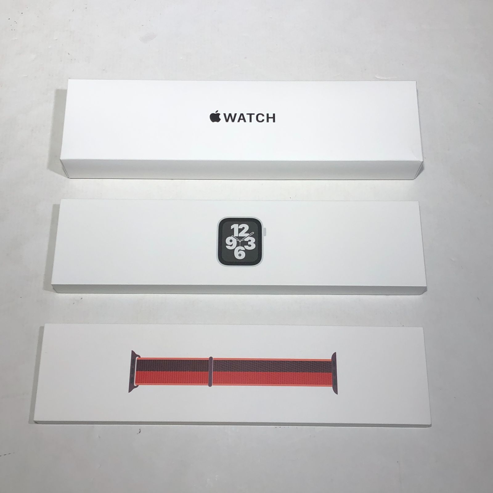 城東70 003 Apple Watch SE 第1世代 44 mm シルバー GPSモデル スポーツループ PRODUCT RED MKQ 43 J A