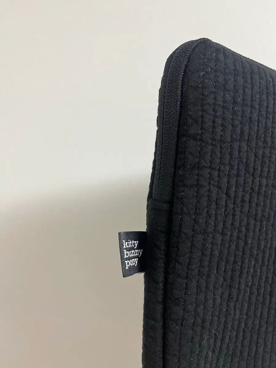 kittybunnypony キティバニーポニー キルティング ハッピー バーニー ノートブック ポーチ 15 16 インチ