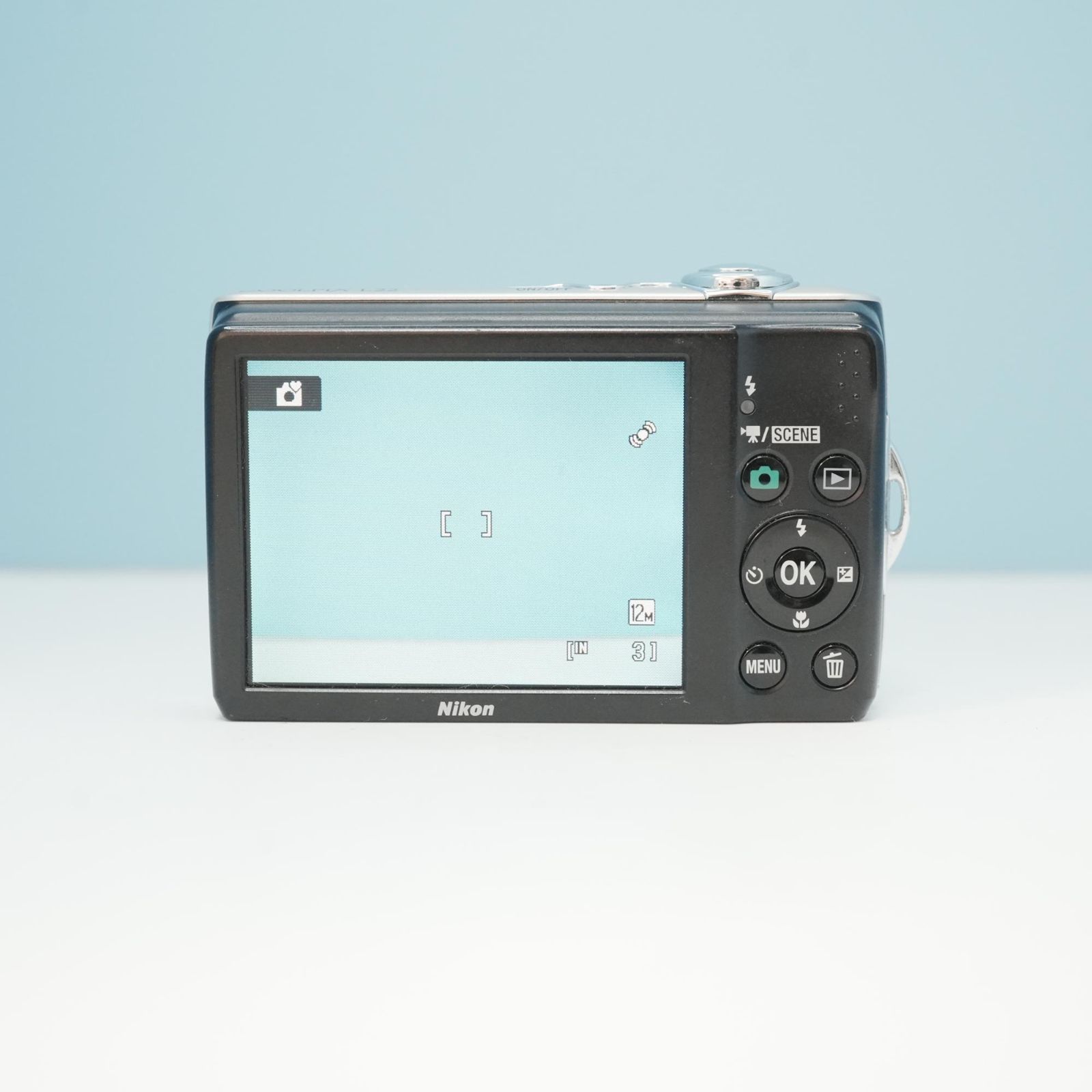 Nikon COOLPIX L22 デジカメ 美品 動作確認済み Nikon COOLPIX L22 デジカメ スマホ転送OK フルセット 美品 a5563